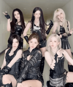 NMIXXの集合写真
